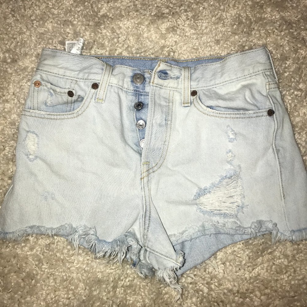 Levi's Shorts Button-down Distressed Size 25